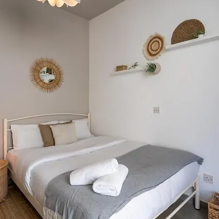 Orchid's Cozy Studio&balcony In Larnaca