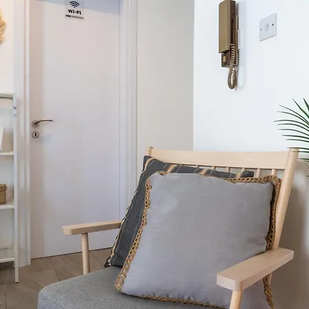 Orchid's Cozy & Balcony In Larnaca