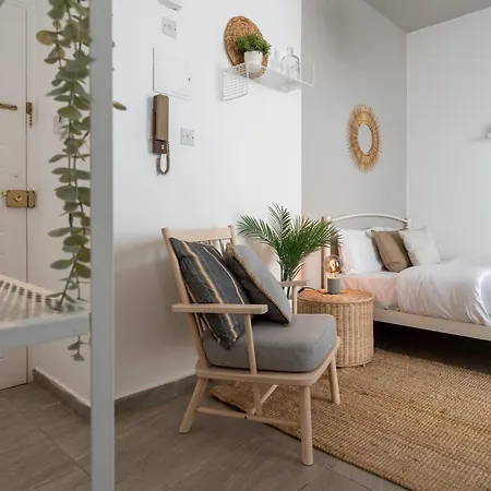 Orchid's Cozy Studio&balcony In *