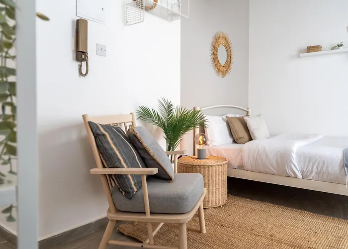 Apartment Orchid's Cozy & Balcony In Larnaca